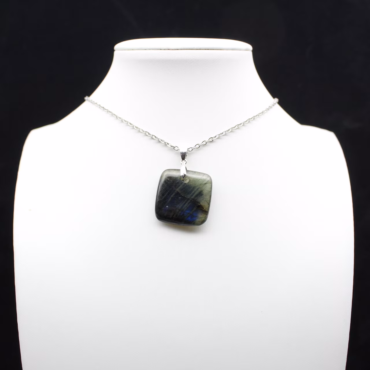 Ciondolo quadrato in labradorite naturale