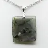Ciondolo quadrato in labradorite del Madagascar - 1