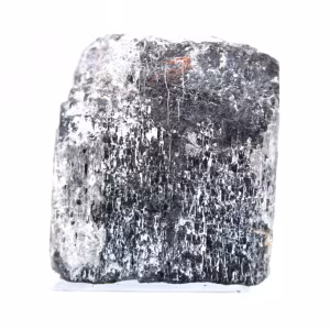 Cristallo di tormalina nera