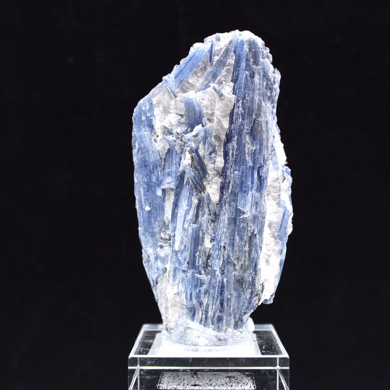 Cristalli di cianite
