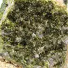Cristalli di epidoto verde su una matrice dell'Alto Atlante - 6