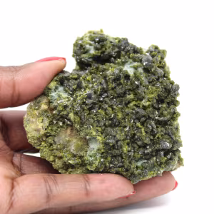 Cristalli di epidoto verde su una matrice di Imilchil