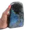Piccola labradorite lucidata, ornamento da collezione - 1