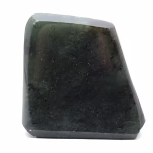Labradorite lucidata, esemplare compatto dal Madagascar