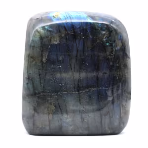 Piccolo ornamento in labradorite lucidata, Madagascar