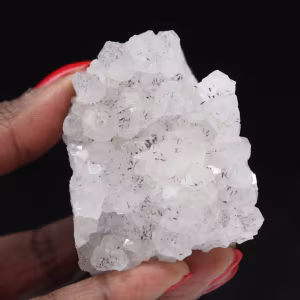 Piccolo quarzo con inclusione di goethite, roccia naturale 170 g