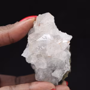 Piccola roccia di quarzo e goethite, cristalli provenienti dal Marocco