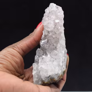 Quarzo grezzo con inclusioni di goethite, roccia da collezione