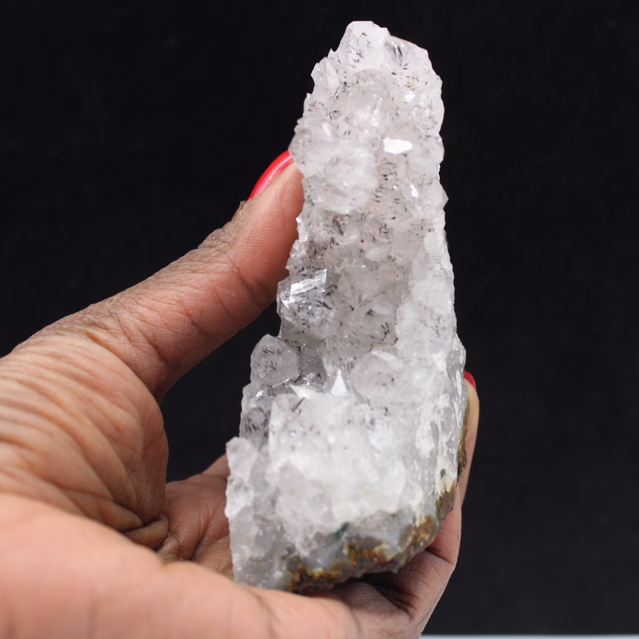 Quarzo grezzo con inclusioni di goethite, roccia da collezione