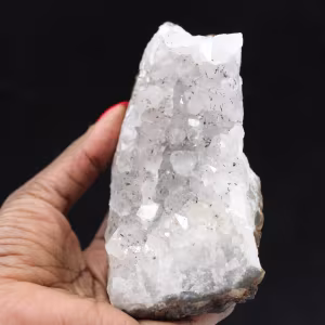 Esemplare di quarzo e goethite dal Marocco, geode filamentosa
