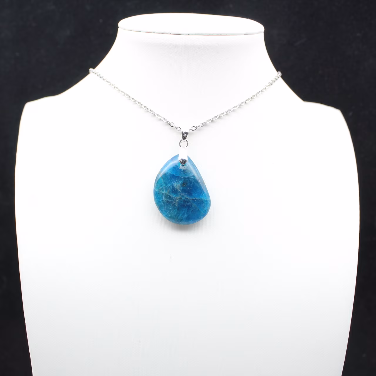 Ciondolo in apatite del Madagascar - Oggetto da collezione