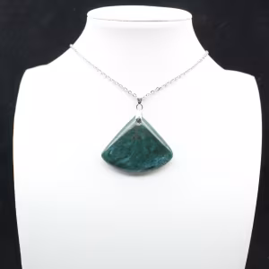 Ciondolo in apatite blu del Madagascar - Lustro vitreo