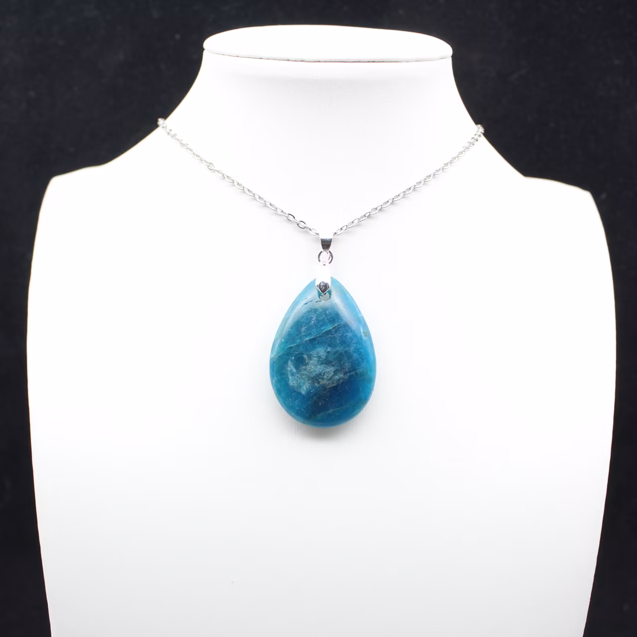 Ciondolo in apatite del Madagascar - Gemma blu naturale