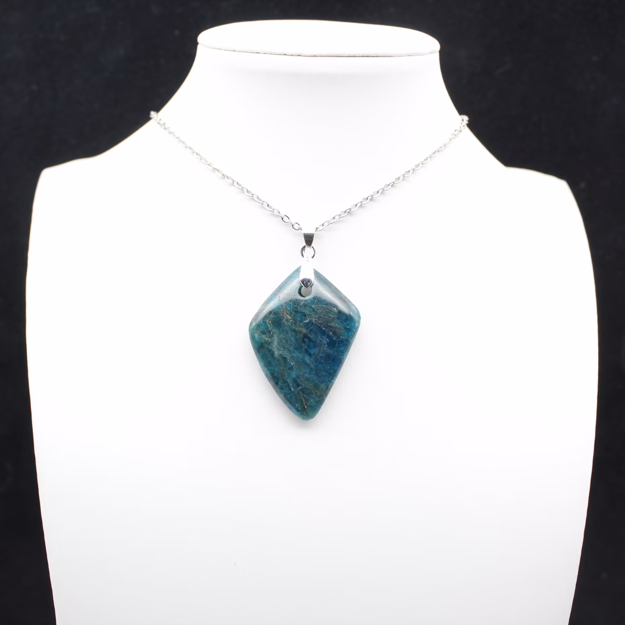 Ciondolo in apatite blu del Madagascar - Esemplare di alta qualità