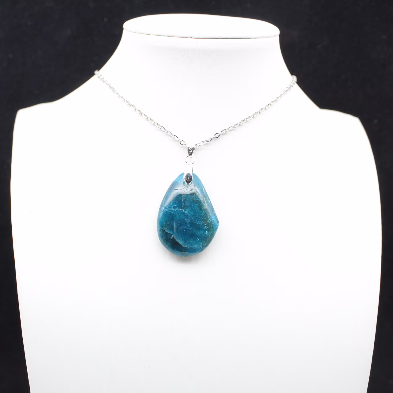 Ciondolo in apatite blu del Madagascar - Mineralogia autentica