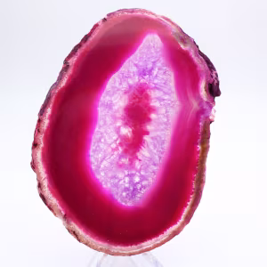 Fetta lucida di agata rosa tinta