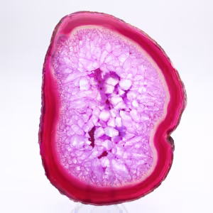 fetta di agata lucidata, tinta di rosa