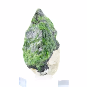 Cromodiopside grezzo su base, pietra naturale finlandese 70 g