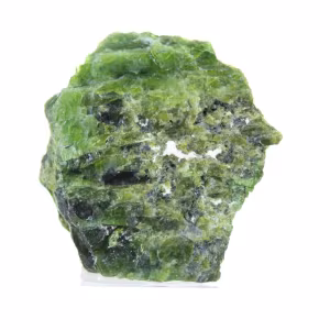 Cromodiopside grezzo naturale proveniente dalla Finlandia su una base da 65 g