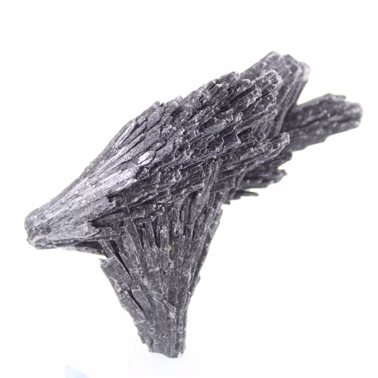 Cyanite noire brésilienne, pièce naturelle sur socle 40 g